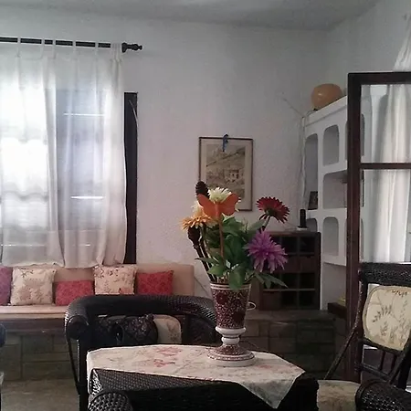 Charming Maisonette Polychrono